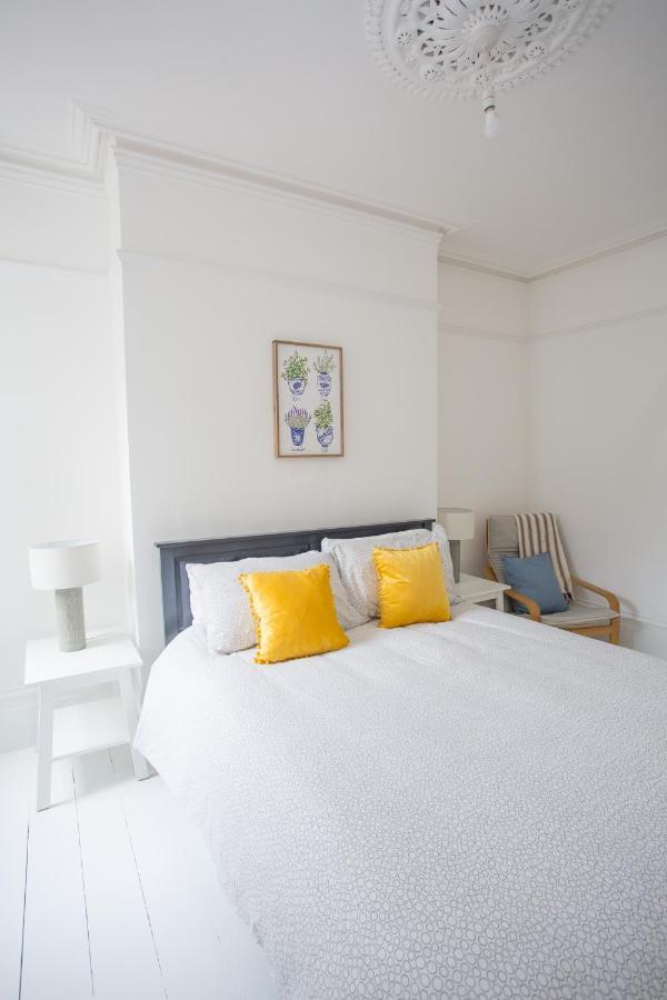 Elegant York House - On A Beach Road, Sleeps 12, With Sea Views Worthing Zewnętrze zdjęcie