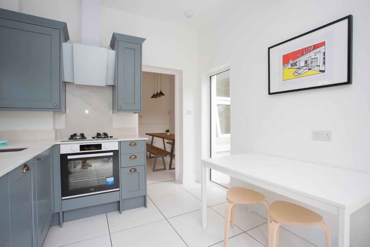 Elegant York House - On A Beach Road, Sleeps 12, With Sea Views Worthing Zewnętrze zdjęcie
