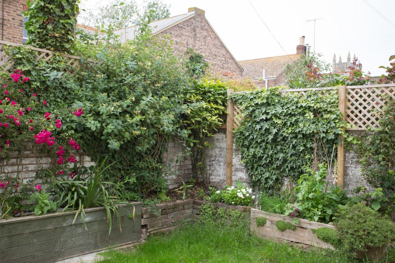 Elegant York House - On A Beach Road, Sleeps 12, With Sea Views Worthing Zewnętrze zdjęcie